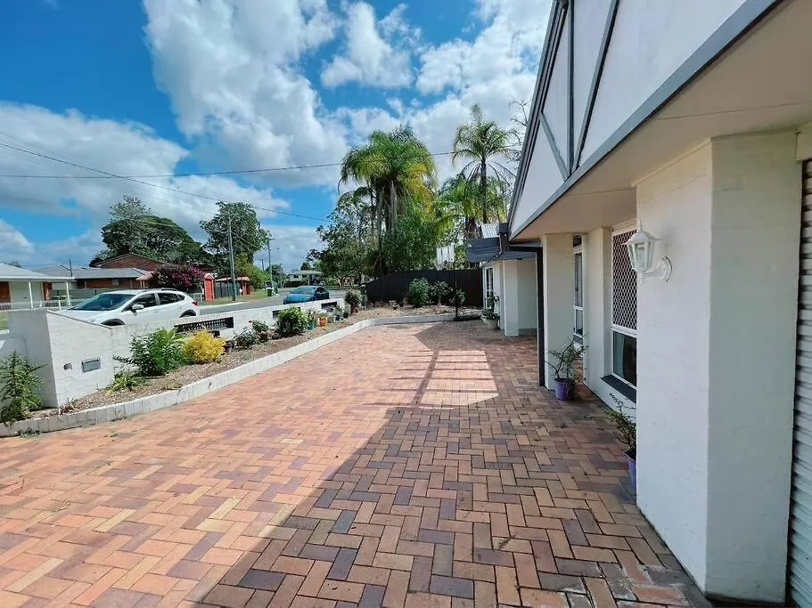 Cheerful 5 Bedroom Holiday Destination Browns Plains