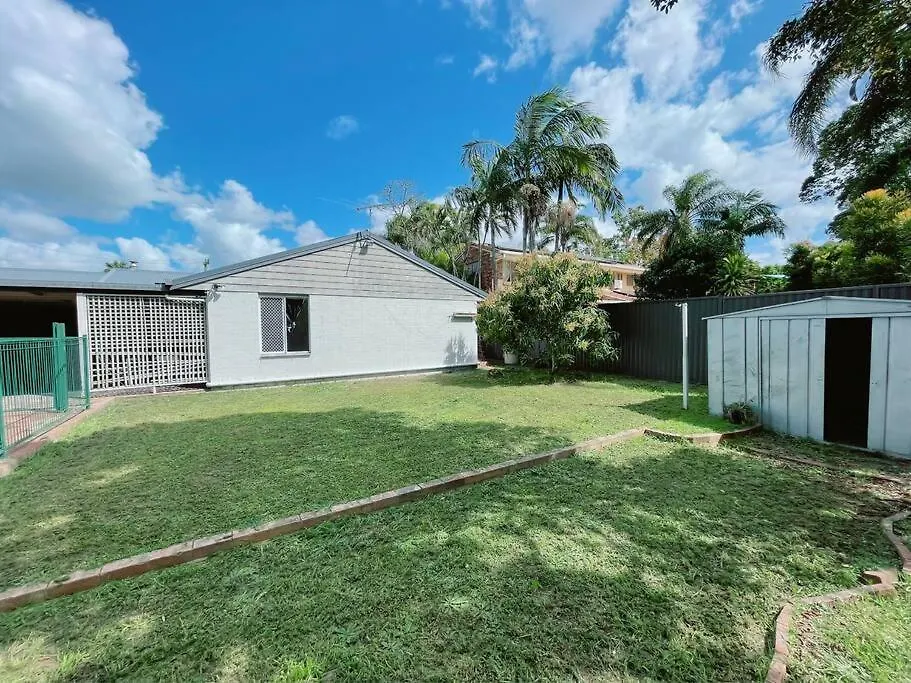 Cheerful 5 Bedroom Holiday Destination Browns Plains Tatil Evi